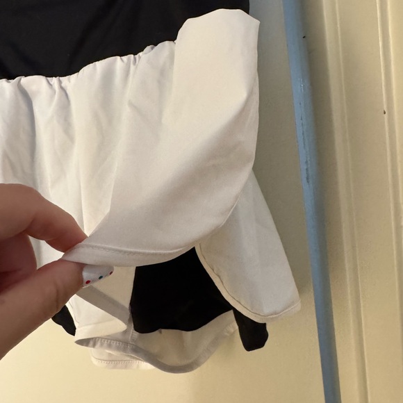 ZYIA Black and White Women's Skorts - Picture 2 of 4